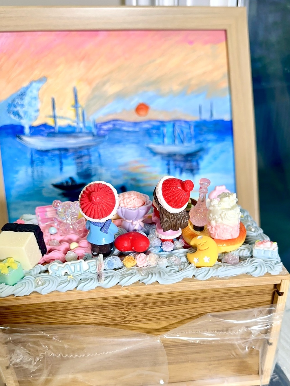 Kawaii Miniature Couple Celebration Storage wood Box – Cute Romantic Scene Decor - Picture 3 of 3